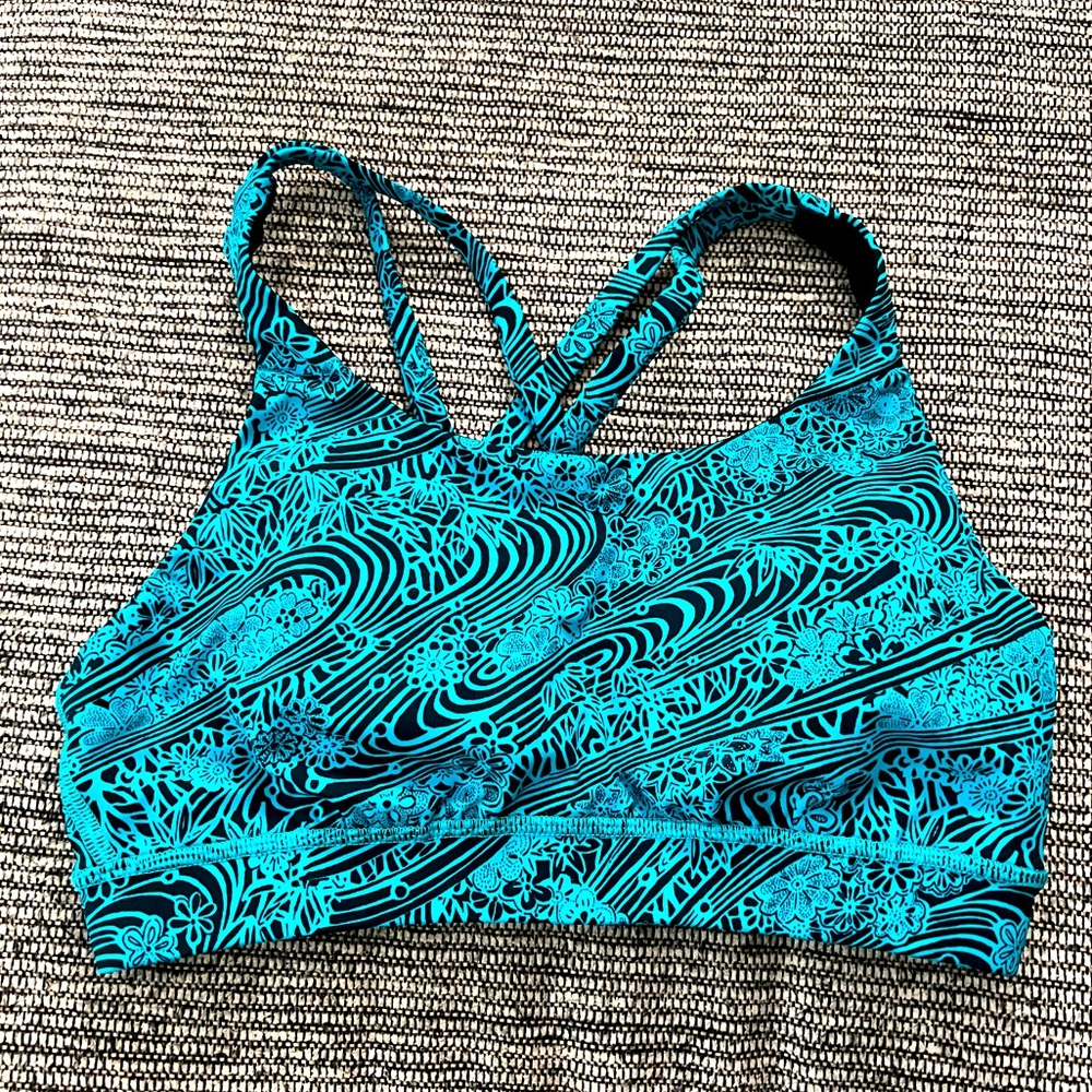 Lululemon Size 6 Sports Bra